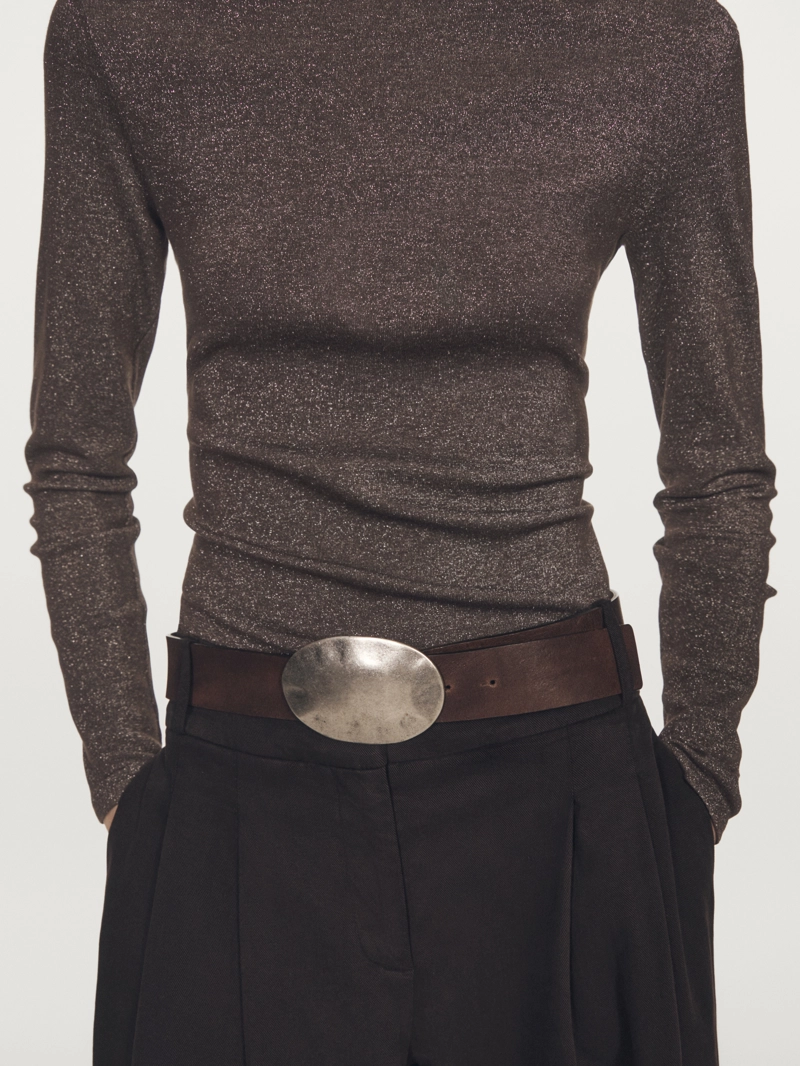 Футболка с длинным рукавом и металлическим блеском