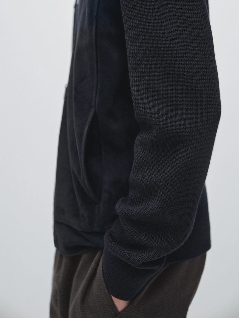 Куртка-бомбер из шерсти и замши