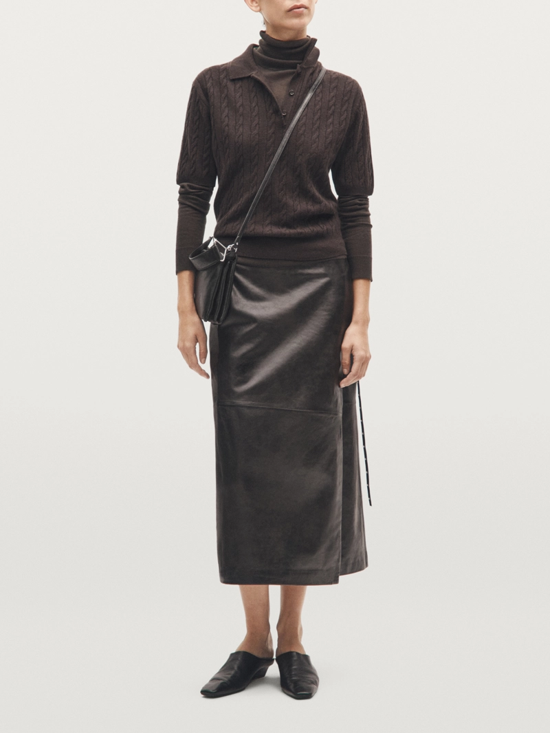 Небольшая кожаная сумка с отделениями