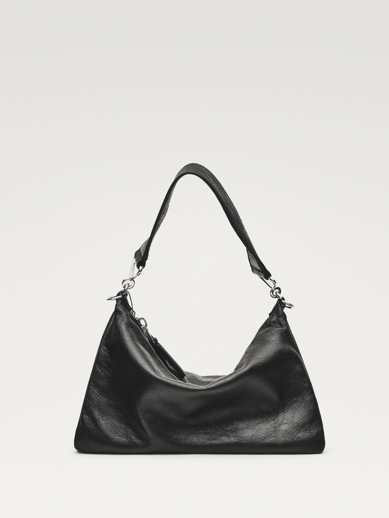 Небольшая кожаная сумка с отделениями