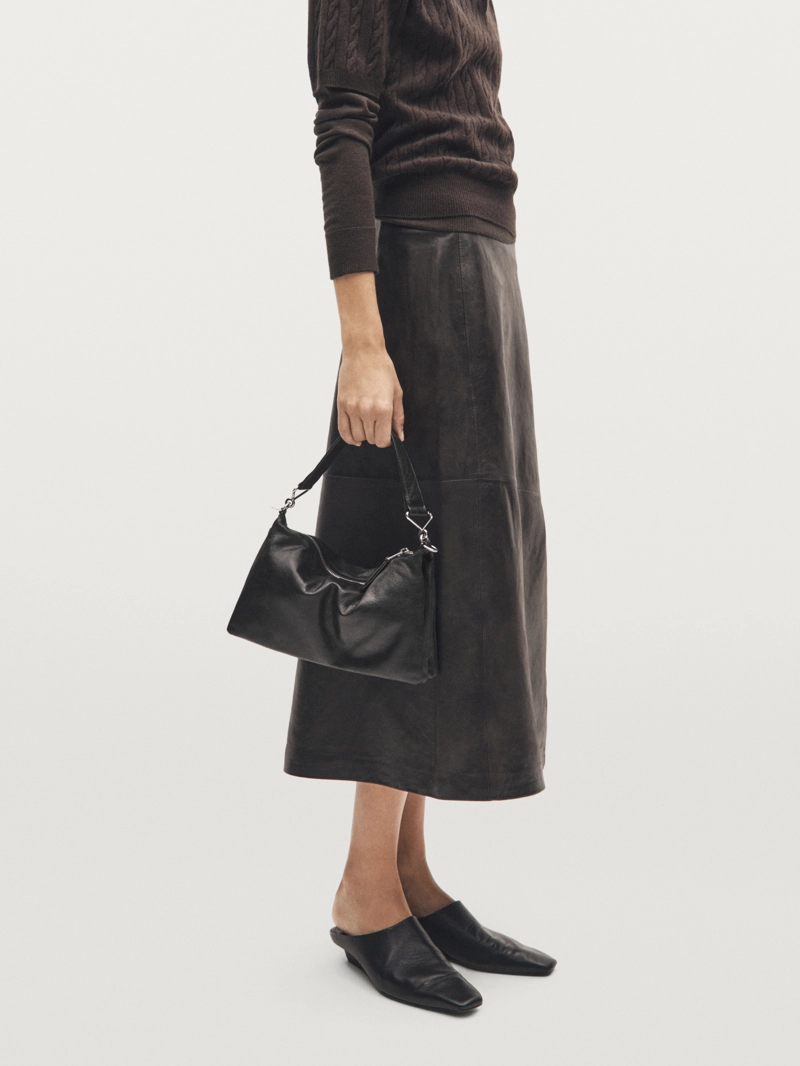 Небольшая кожаная сумка с отделениями