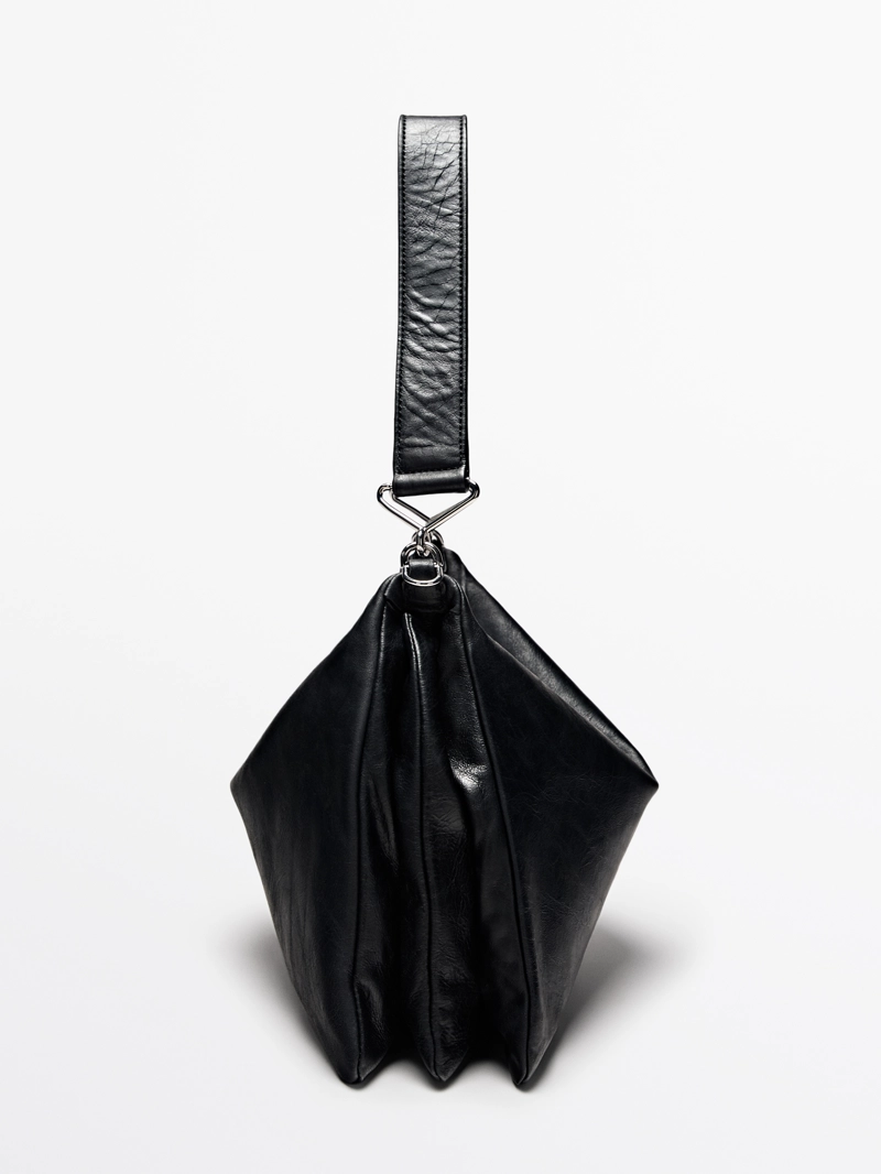 Сумка с крупным отделением из кожи