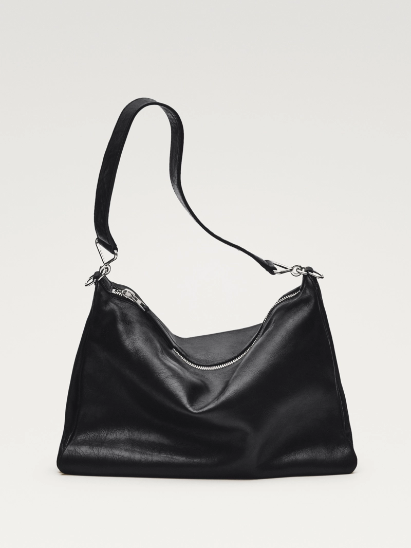 Сумка с крупным отделением из кожи