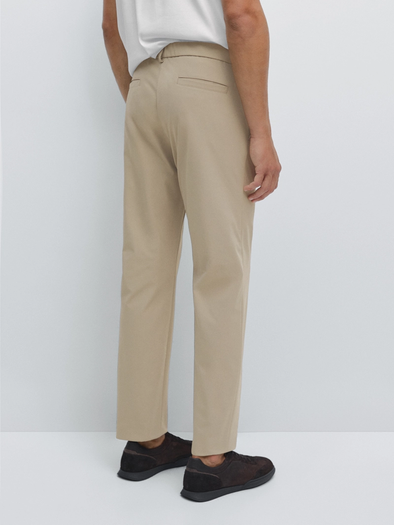 Брюки с широкими линиями regular-fit из технической ткани