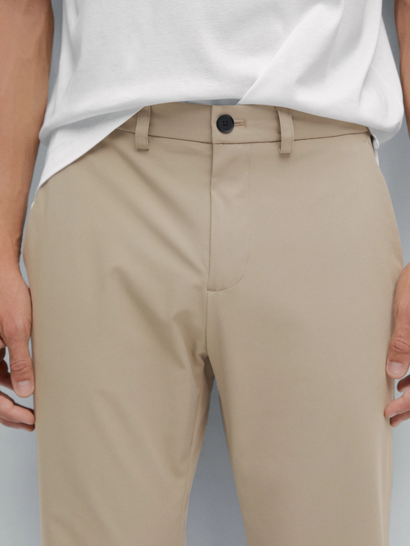 Брюки с широкими линиями regular-fit из технической ткани