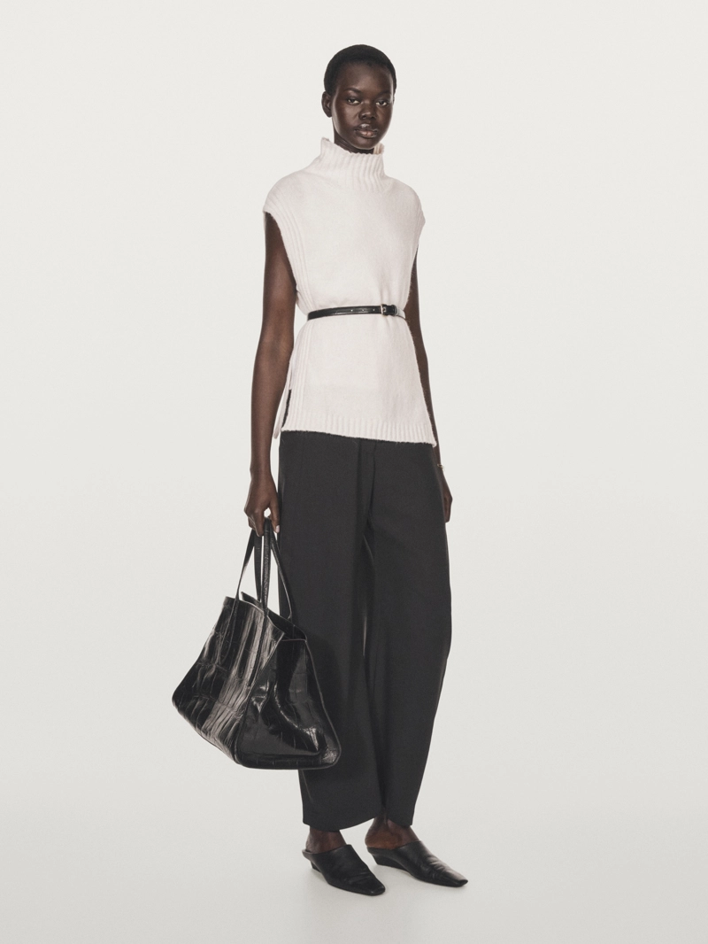 Кофта-жилет с высоким воротом без рукавов