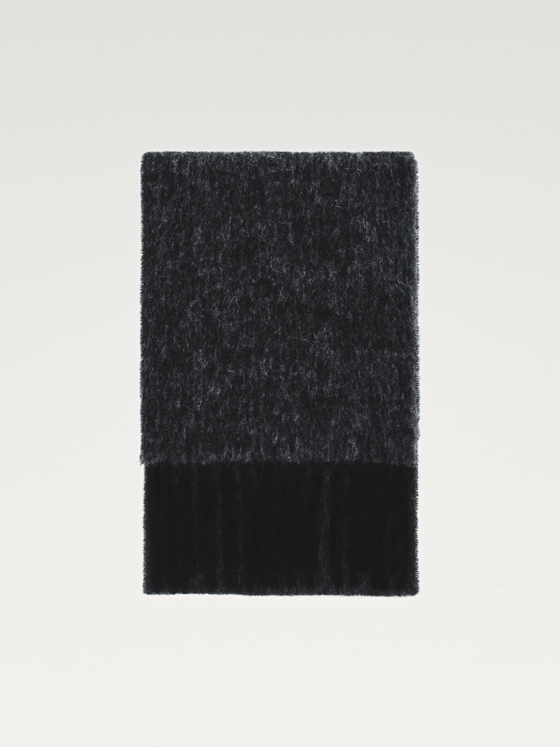 Шарф из альпакиевой смеси с бахромой