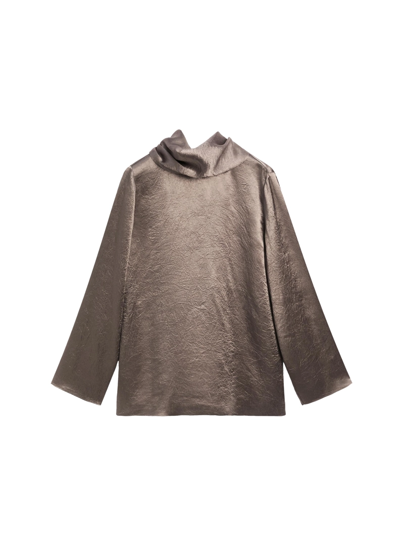 Женская блуза из струящегося атласа с деталью на завязке