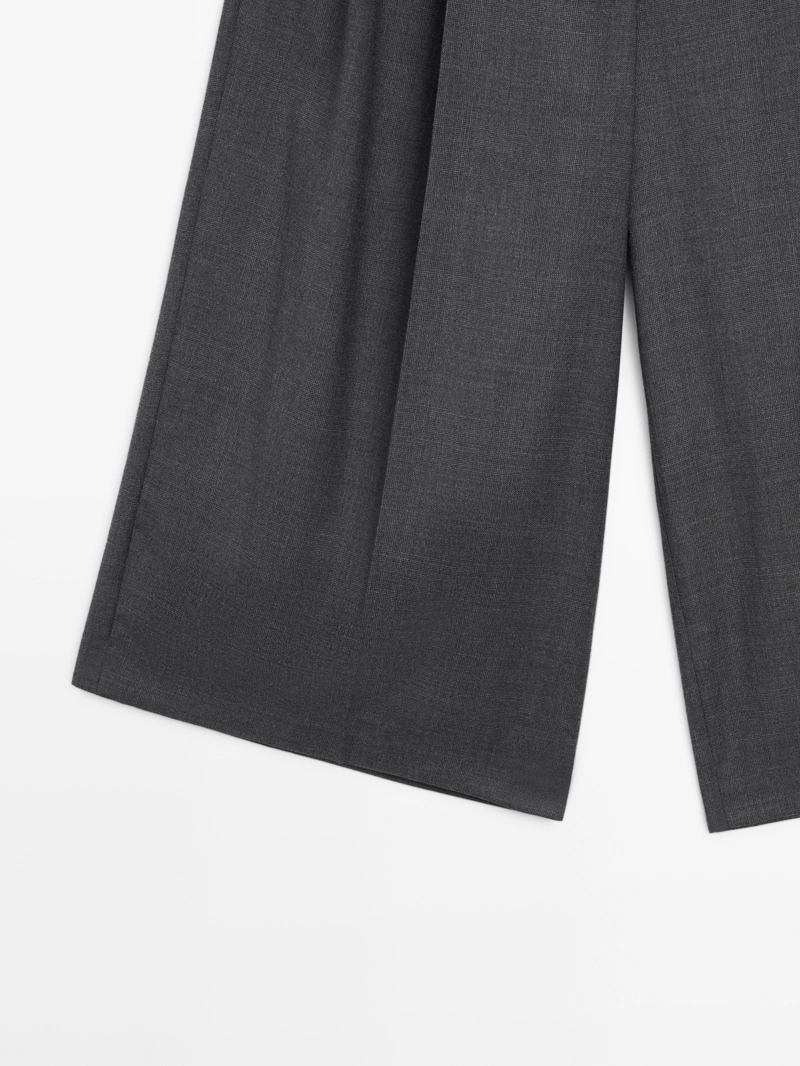 Шорты-бермуды из 100% шерсти с защипами