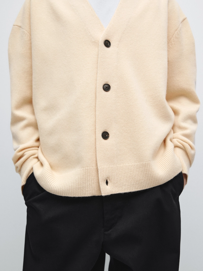 Кардиган с v-образным вырезом из 100% шерсти