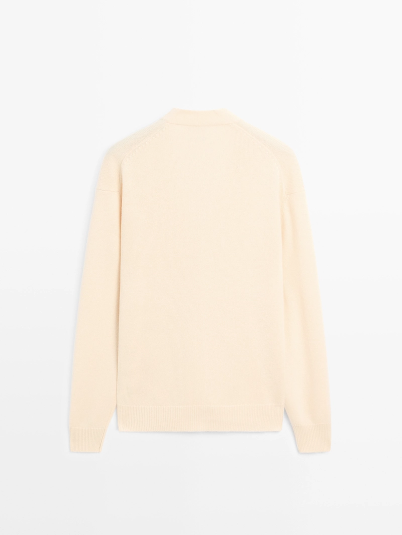 Кардиган с v-образным вырезом из 100% шерсти