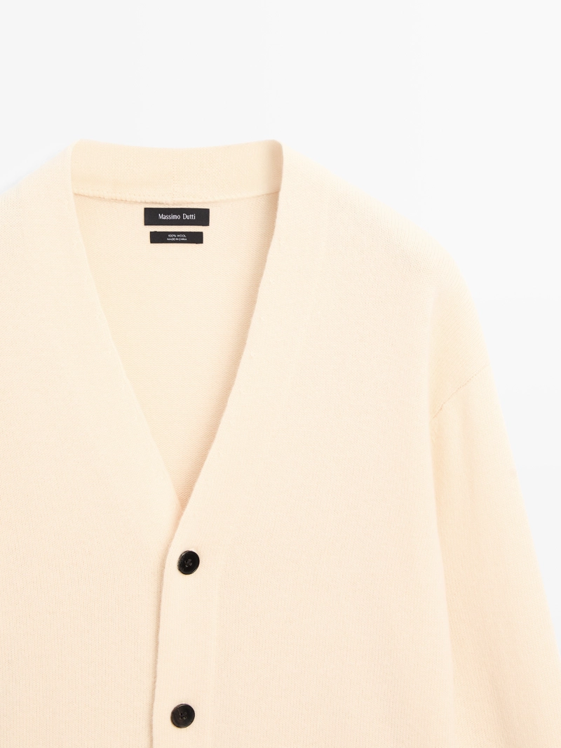 Кардиган с v-образным вырезом из 100% шерсти