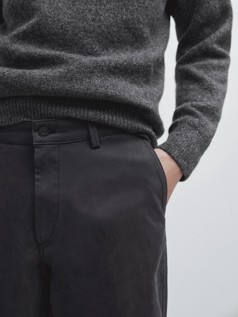 Брюки приталенного кроя из мягкой ткани