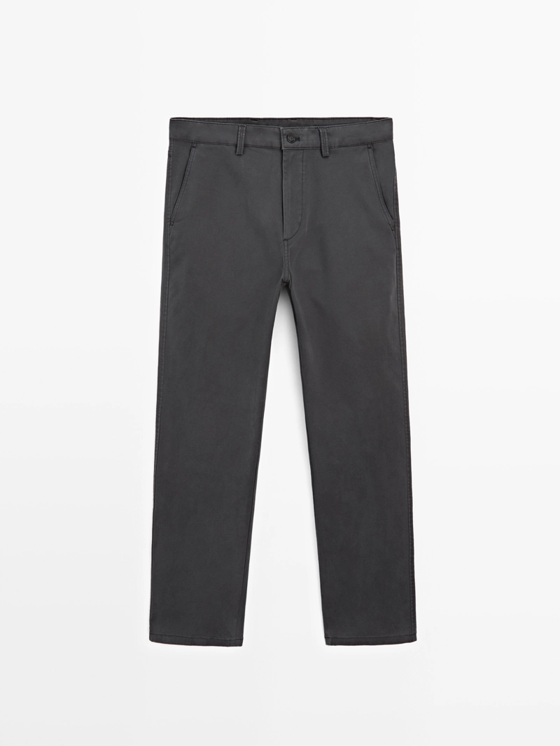 Брюки приталенного кроя из мягкой ткани