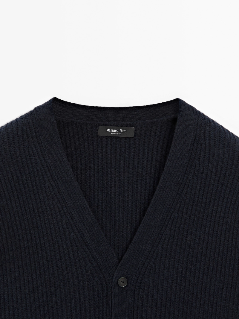 Кардиган из кашемира и шерсти с v-образным вырезом