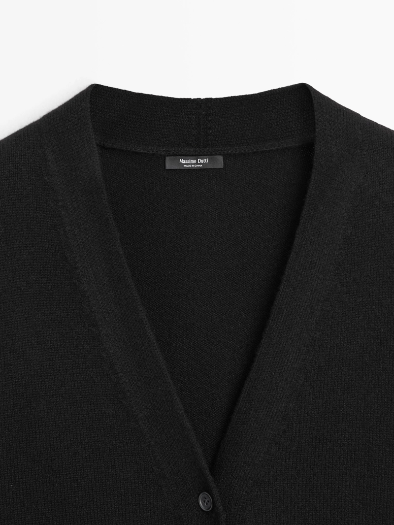 Кардиган с v-образным вырезом из шерстяного плетения