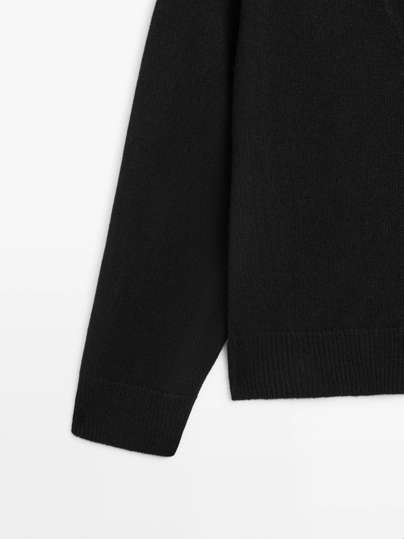 Кардиган с v-образным вырезом из шерстяного плетения