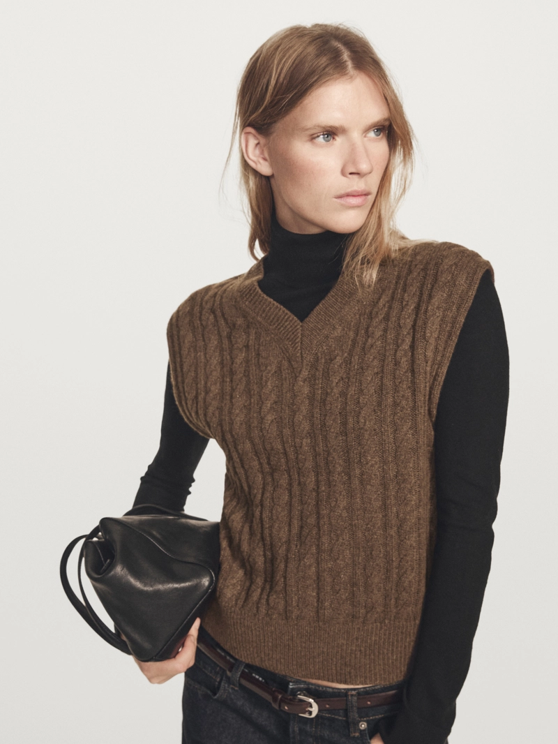 Жилет с v-образным вырезом из шерстяного плетения