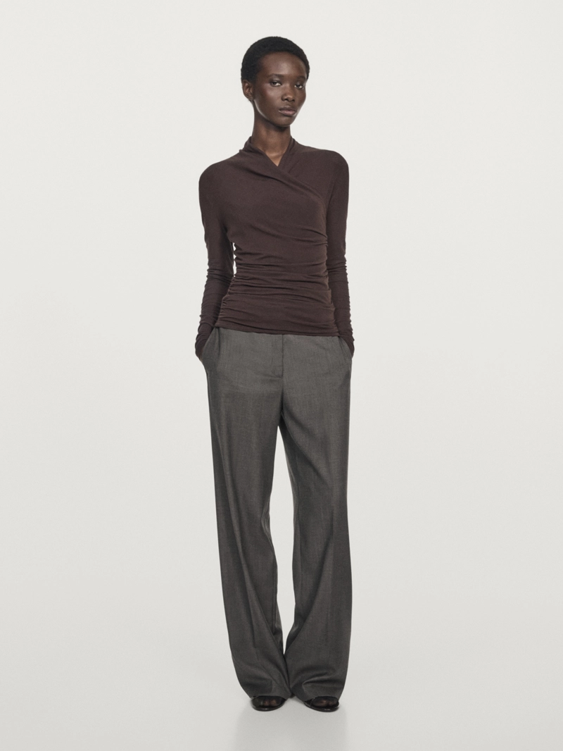 Футболка с длинным рукавом и драпировкой