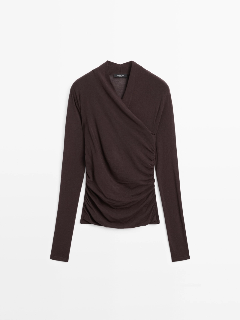 Футболка с длинным рукавом и драпировкой