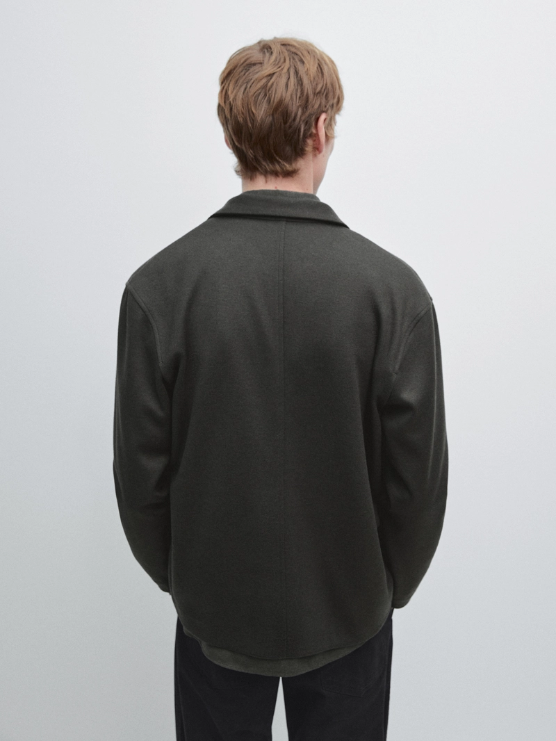 Рубашка с застежкой на пуговицы и накладными карманами