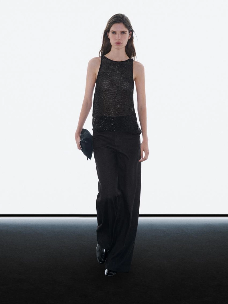 Прозрачный топ с бисером в тон