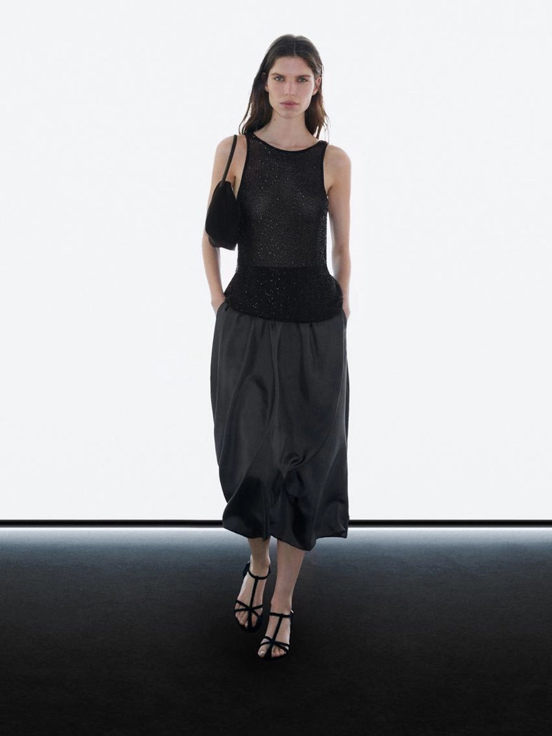 Прозрачный топ с бисером в тон