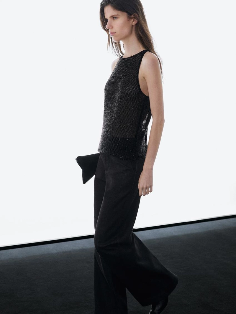 Прозрачный топ с бисером в тон