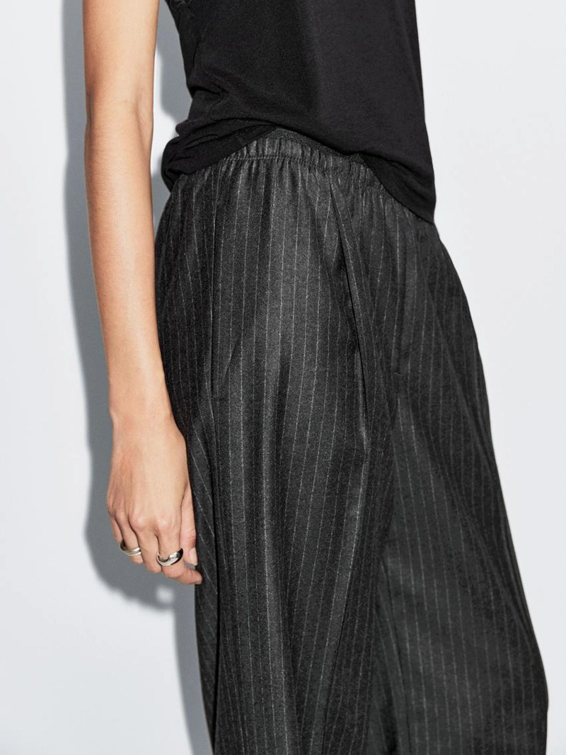 Брюки с рельефными полосками darted