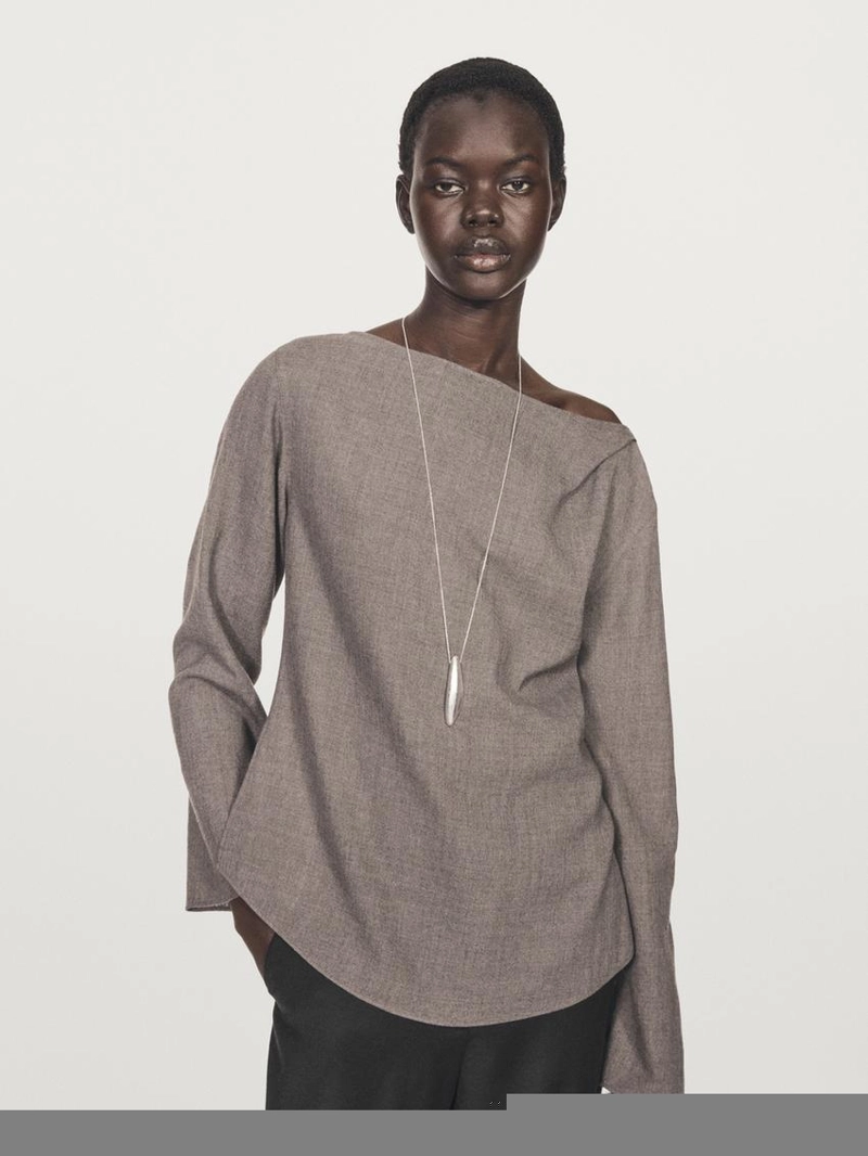 Блуза с лодочным вырезом и фактурой из войлока