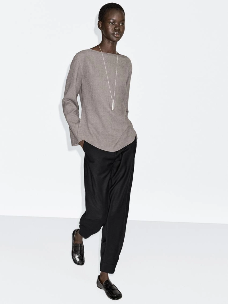 Блуза с лодочным вырезом и фактурой из войлока