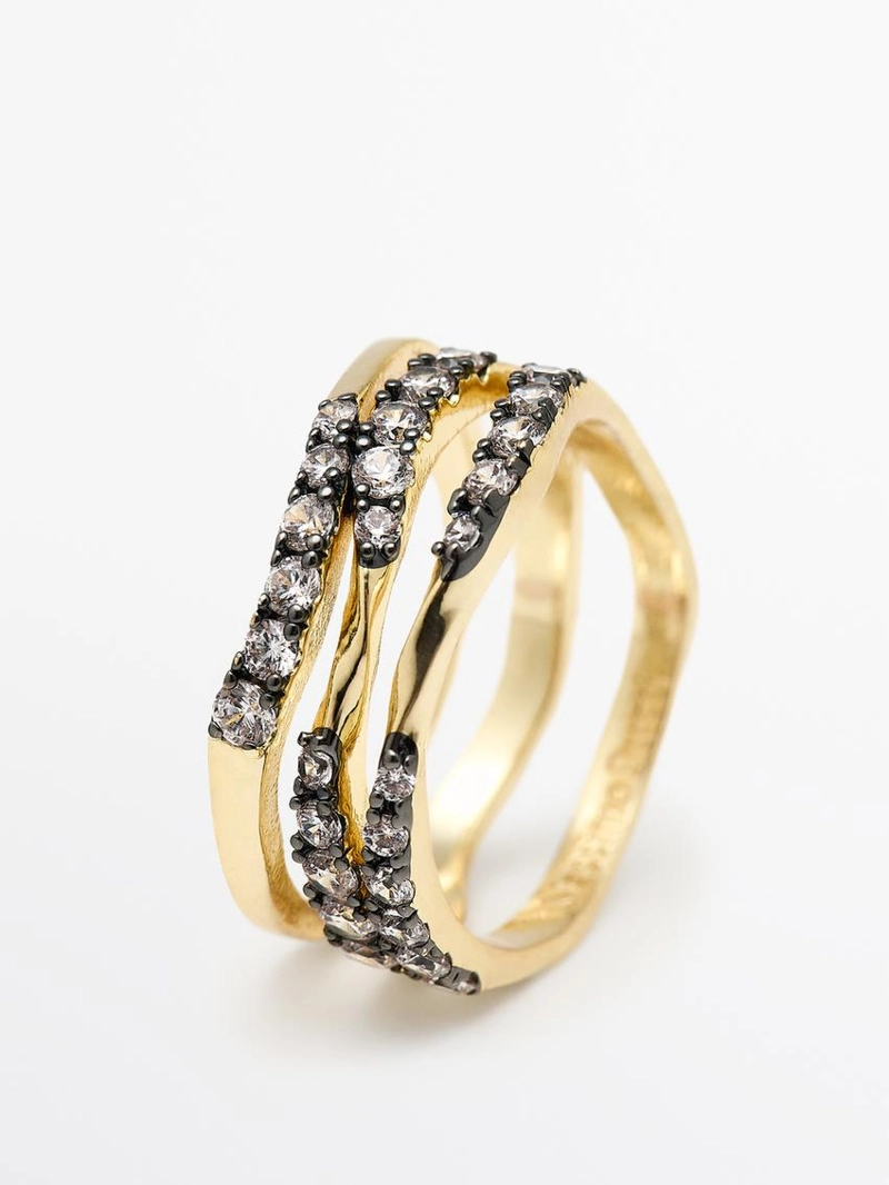 Кольцо с кристаллами