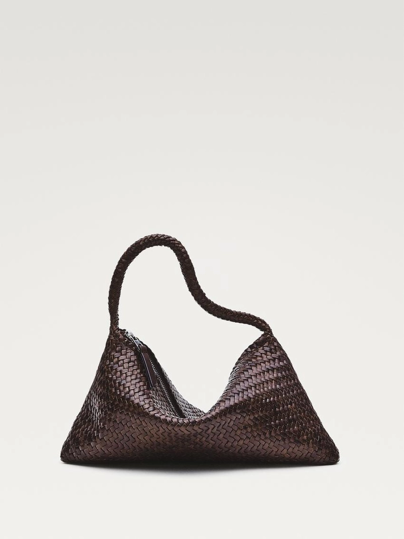 Маленькая плетеная сумка через плечо из кожи