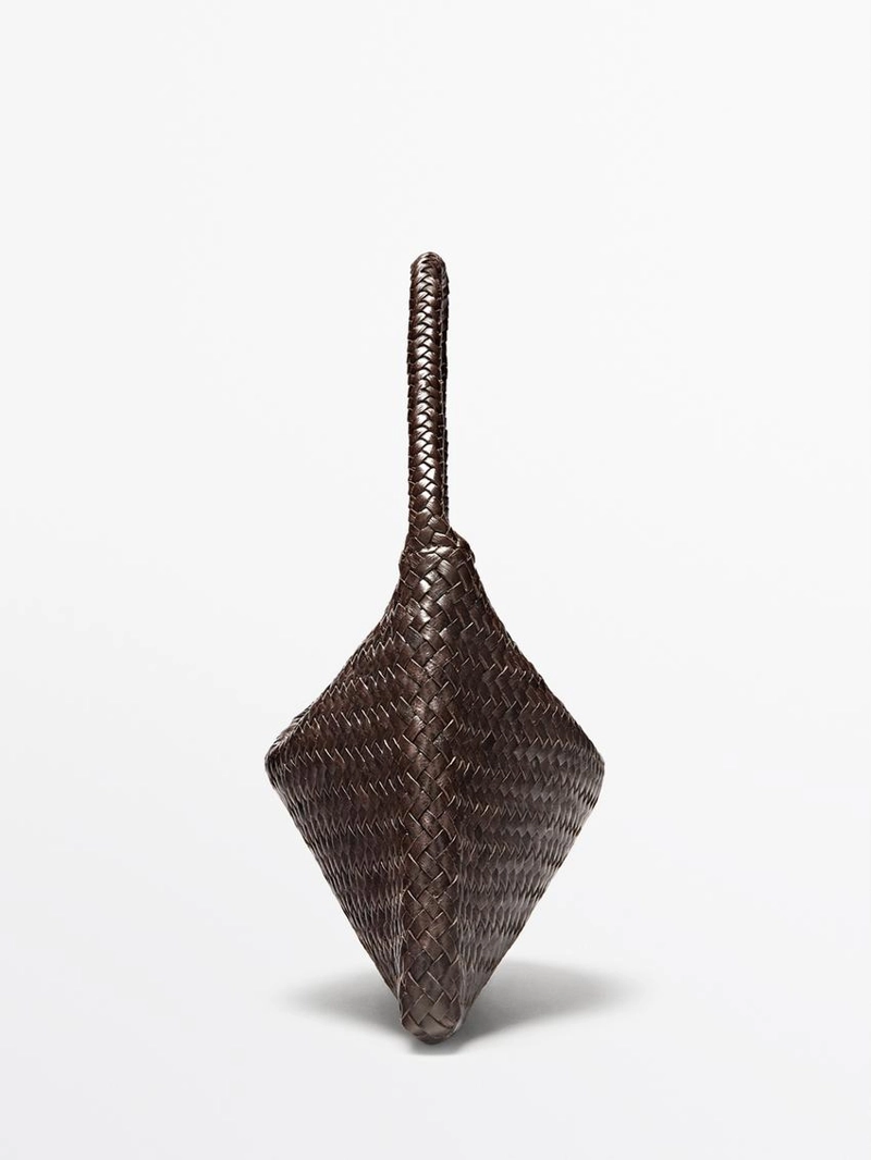 Маленькая плетеная сумка через плечо из кожи