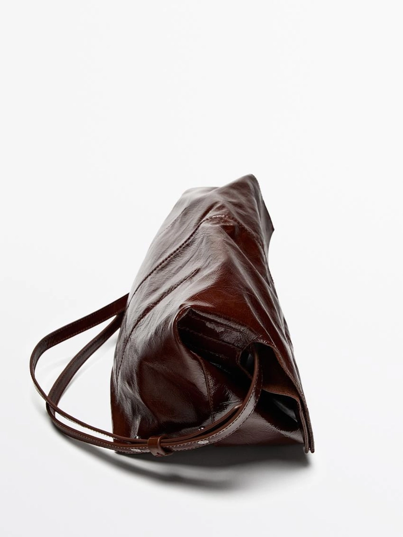 Сумка с клапаном из потертой натуральной кожи