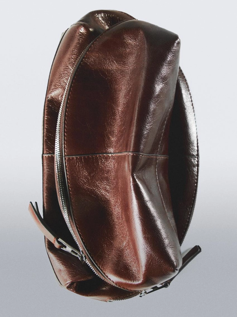 Сумка с клапаном из потертой натуральной кожи