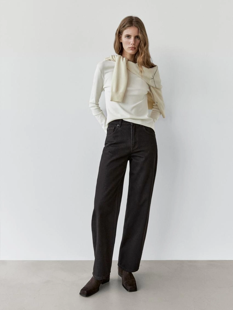 Джинсы с завышенной талией и свободным силуэтом бочонок