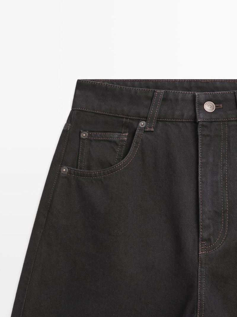 Джинсы с завышенной талией и свободным силуэтом бочонок