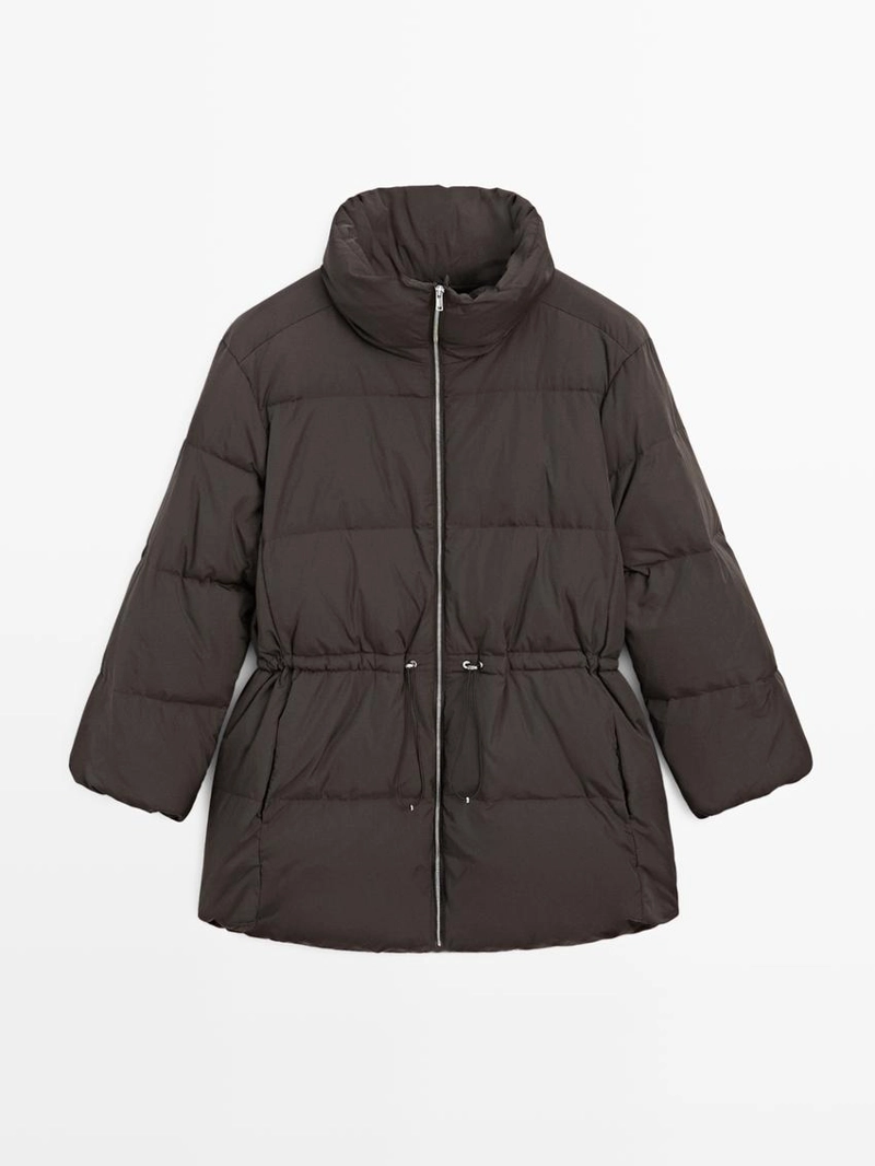 Пуховик с водоотталкивающим покрытием и эластичным поясом