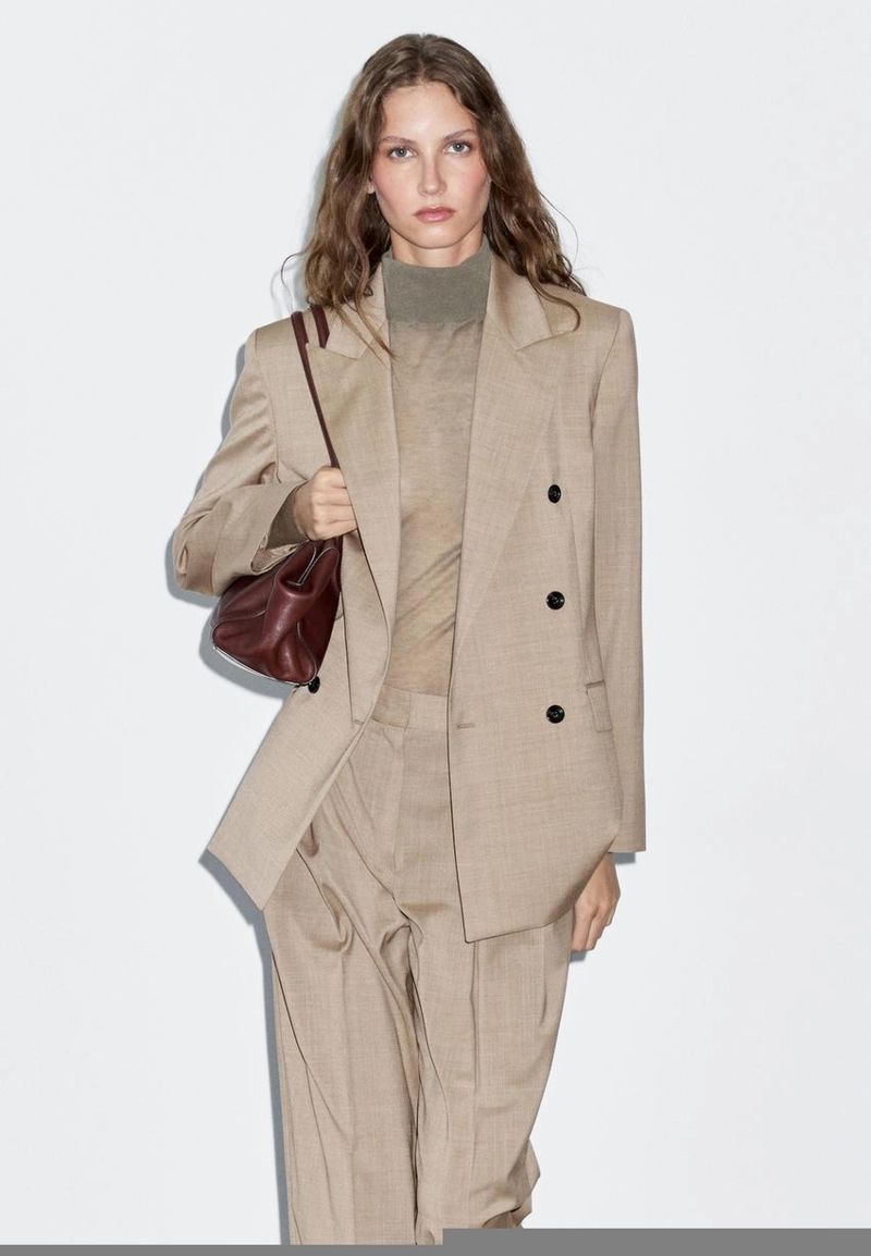 Пиджак из 100% шерсти с двубортной застежкой