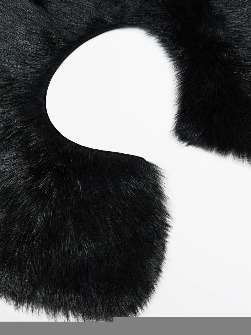 Воротник из меха ягненка