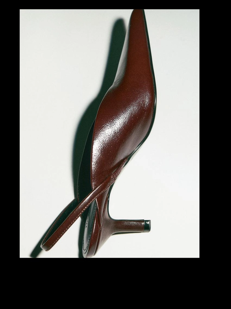 Туфли на каблуке с застежкой на пятке