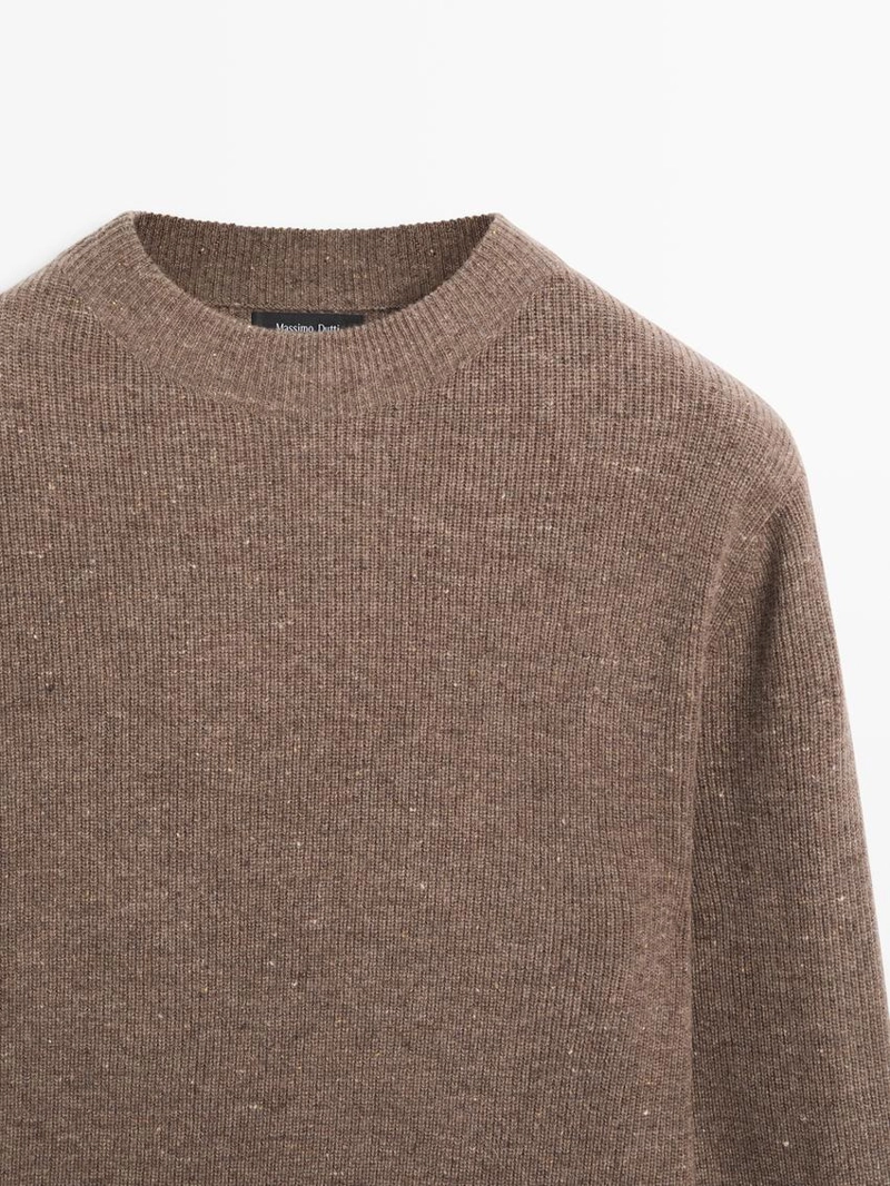 Свитер с круглым вырезом и пуговицами из вязаного полотна