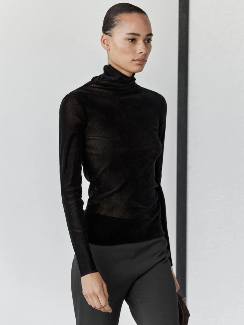 Прозрачная длиннорукавная футболка