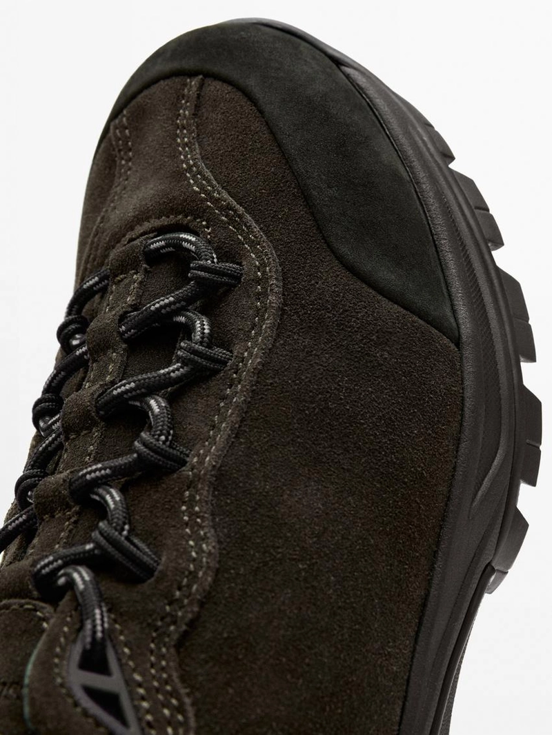 Технические кроссовки с кожаными вставками