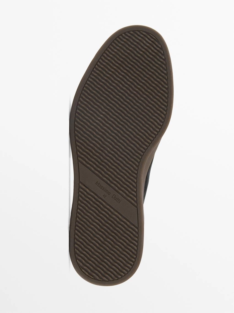 Кроссовки из нубука с контрастной подошвой