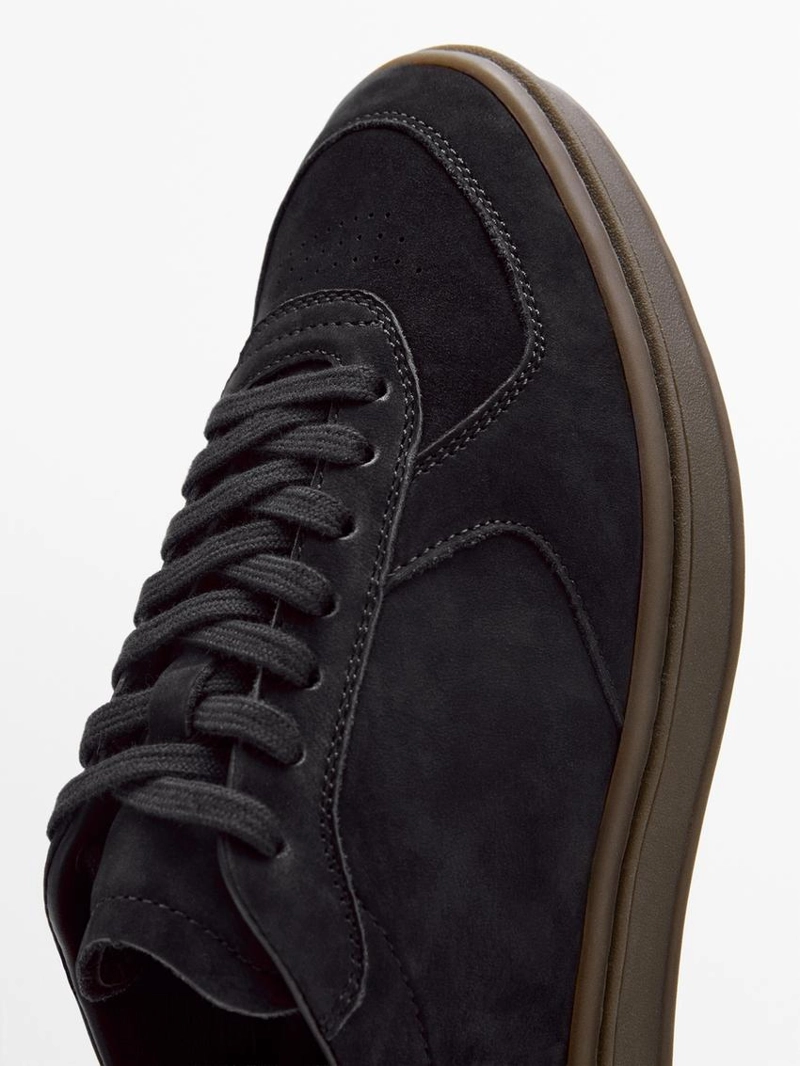 Кроссовки из нубука с контрастной подошвой