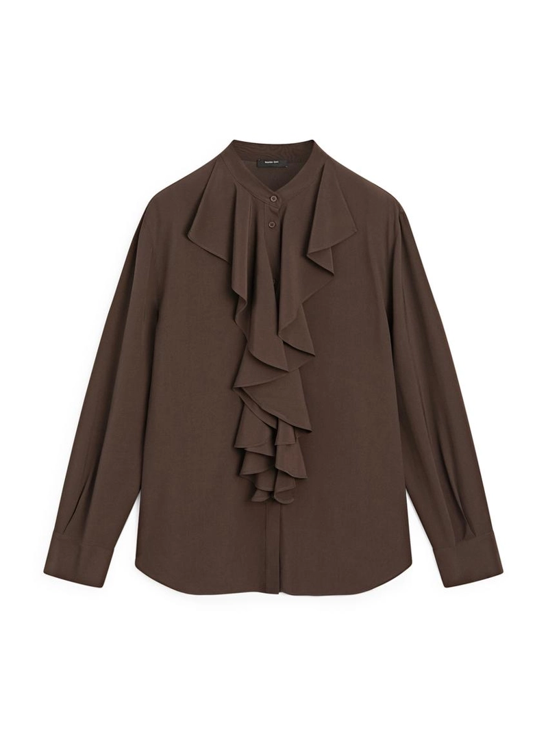 Блузка с оборками и разрезами