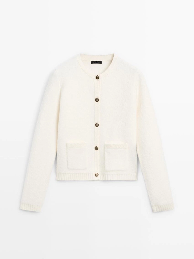 Короткий вязаный кардиган с деталями золотых пуговиц