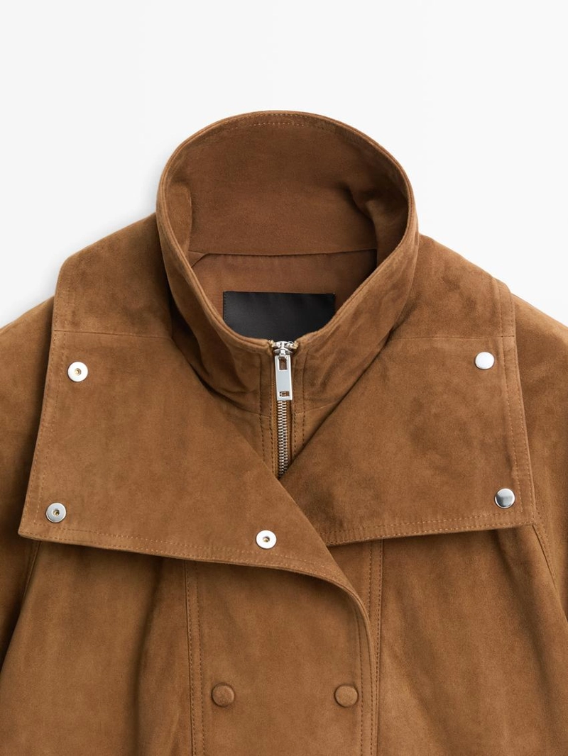 Замшевая куртка с деталями на пуговицах